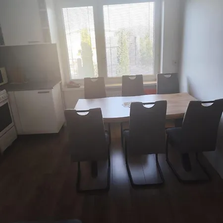 Krasny Dovolenkovy Dom V Trencianskych Bohuslaviciach *